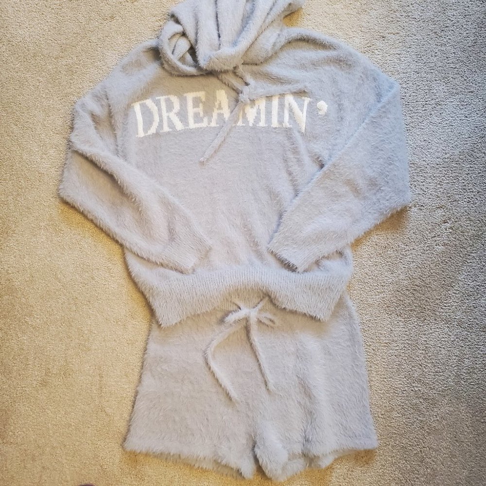 HEM and THREAD LOUNGE 2 PC SET FUZZY AND SOFT! - MEDIUM